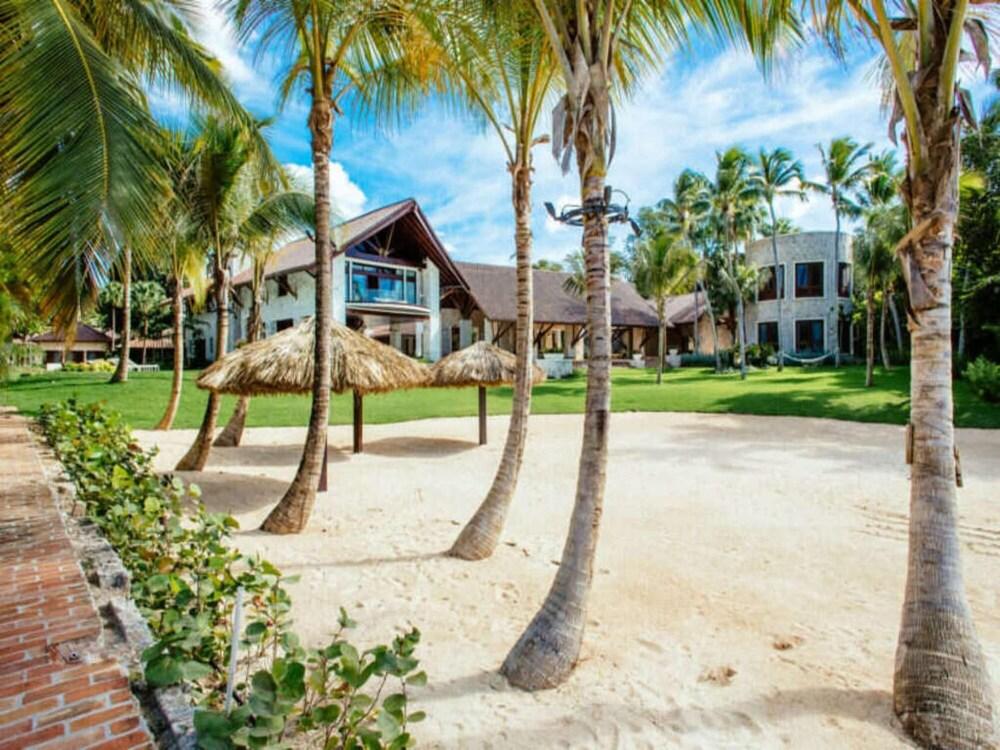 Sunny Vacation Villa 88