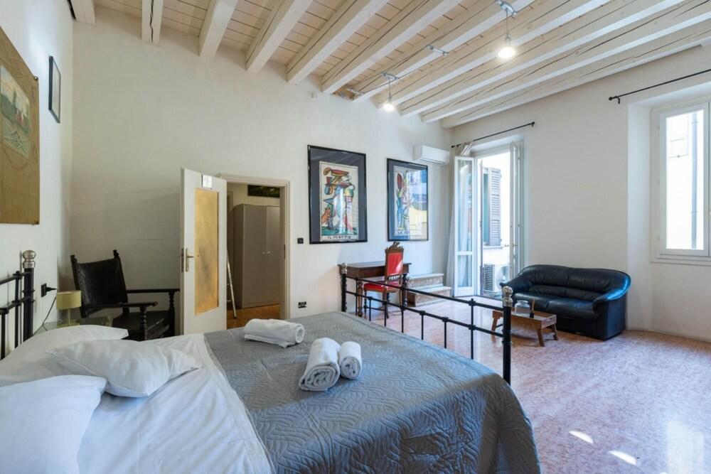 Le Stanze del Carro - Camera Luzzati