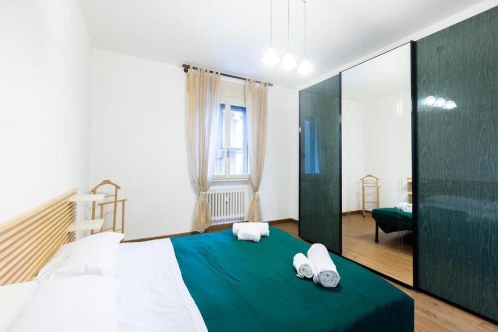 Lame - Shortholidays