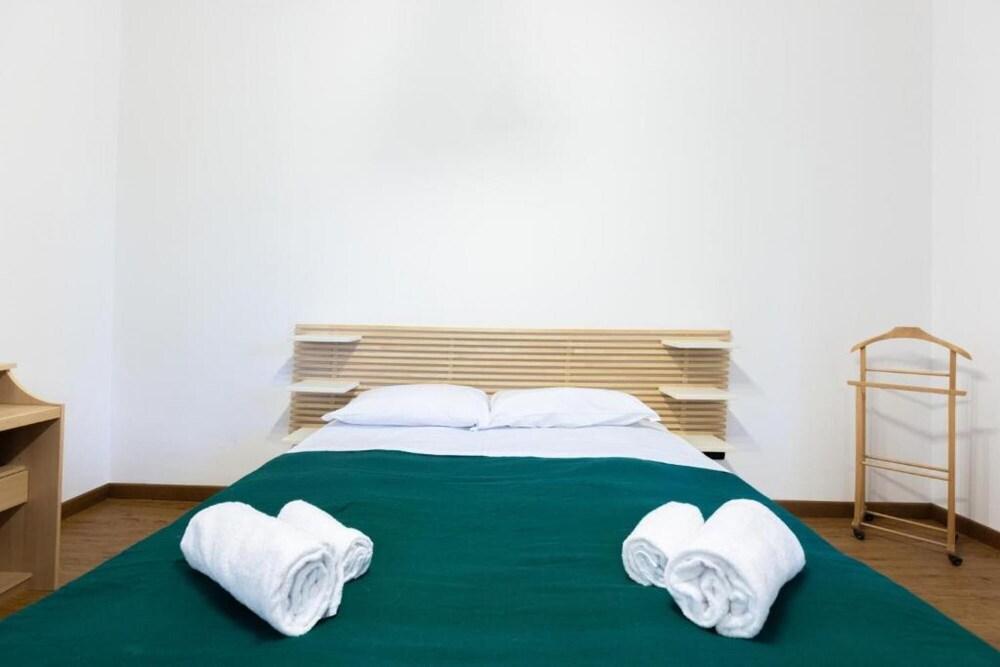 Lame - Shortholidays