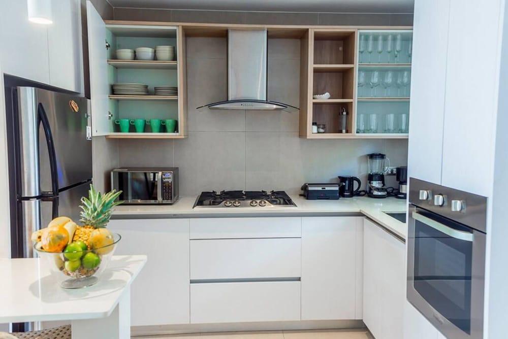 Exclusive Penthouse With Picuzzi Steps From Beach