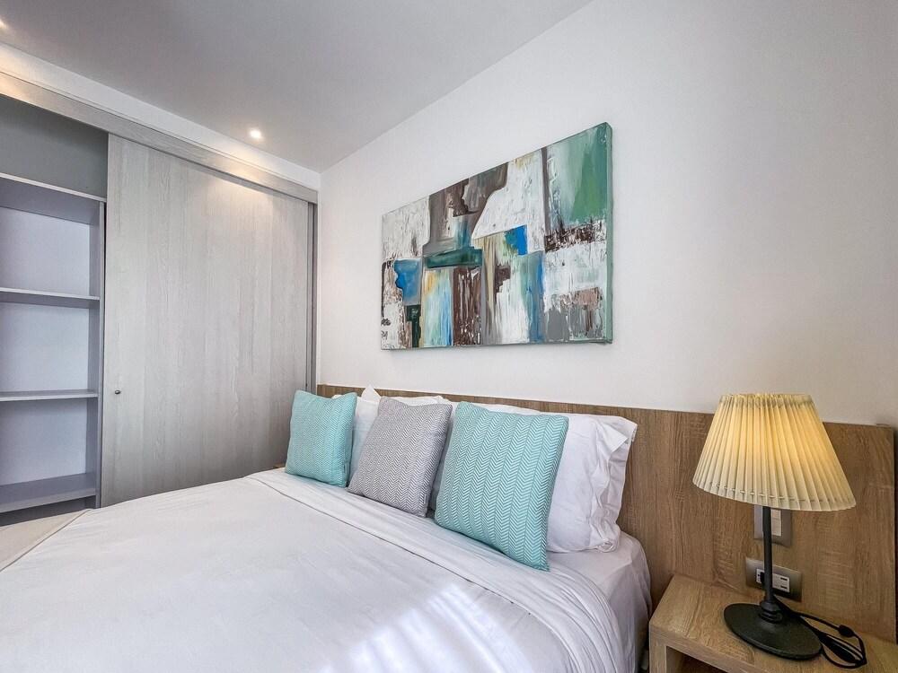 Beautiful Condo Just Steps Away From the Beach