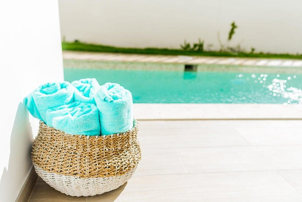 Beautiful apt Best Location Terrace With Pool Access