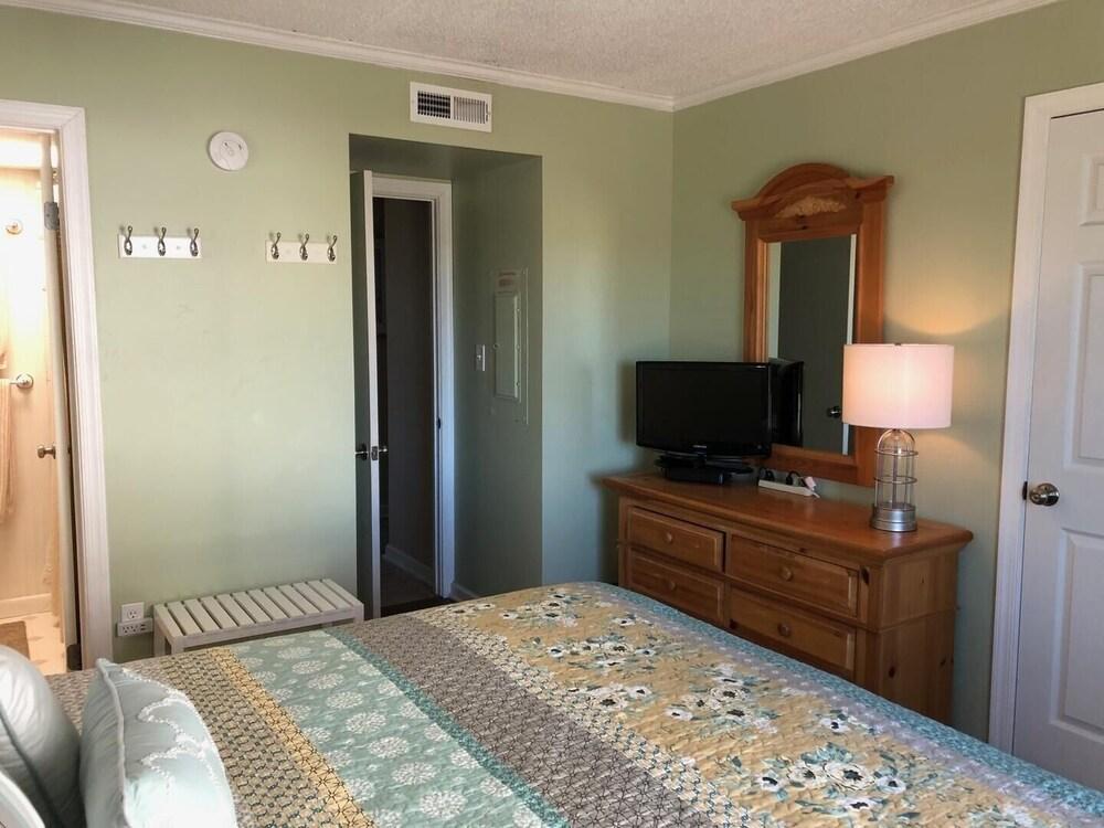 Bimini 107 2 Bedroom Condo by RedAwning