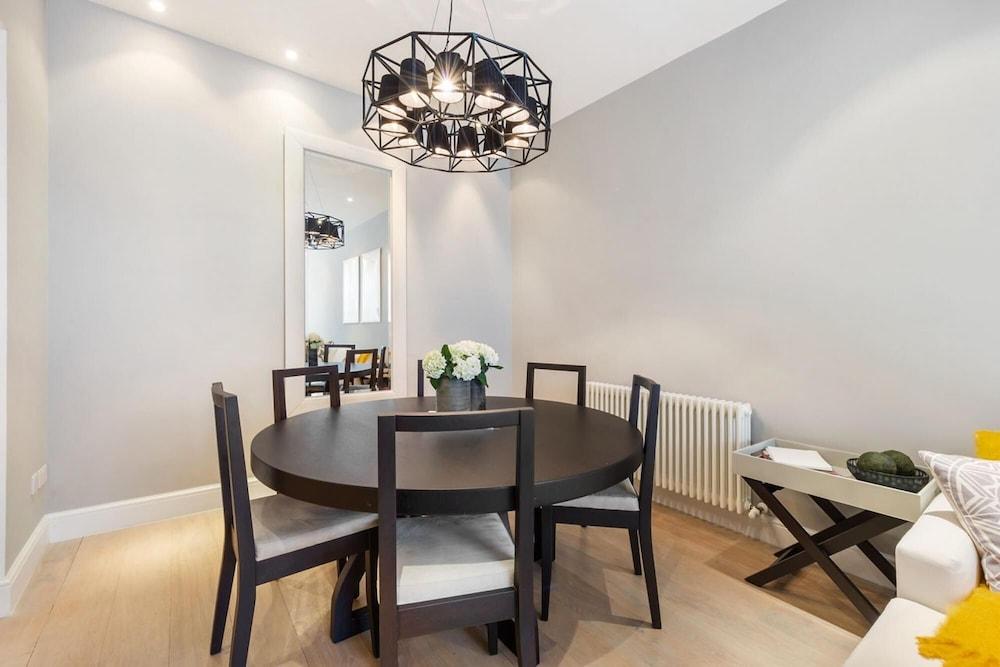 Prime Knightsbridge Mews - 4 bed House