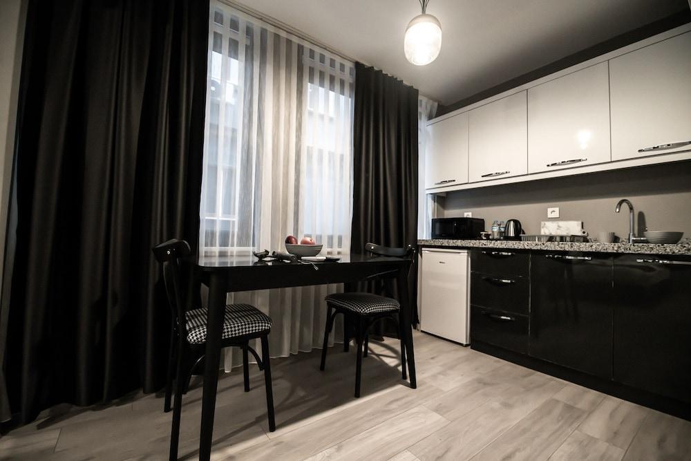 PERA WALL HOTEL & SUİTES