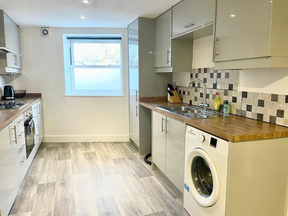 Modern 2 Double Bedroom-Free Parking