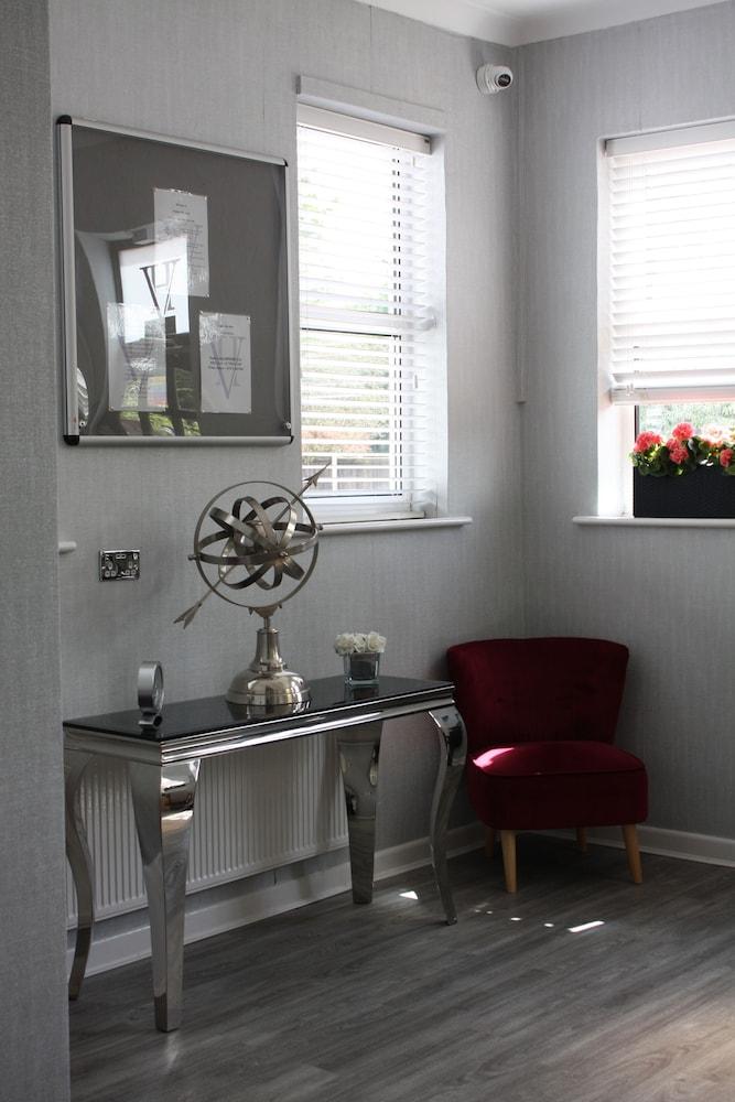 OYO Watton Vibe Hotel