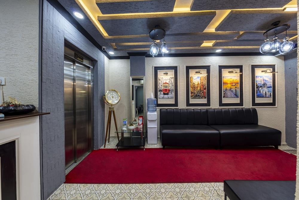 Istanbul Palace Hotel