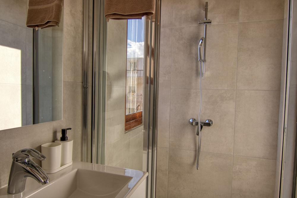 Phaedrus Living City Flat Palas 101