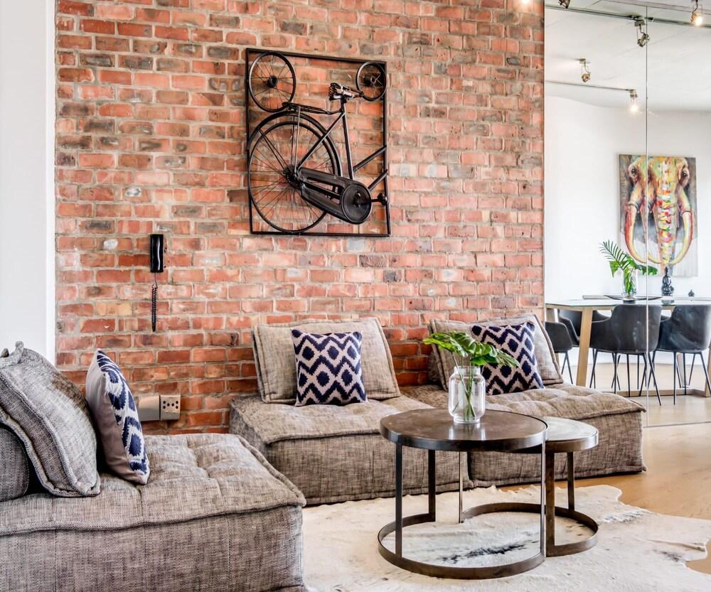 702 Metropolitan in Cape Town