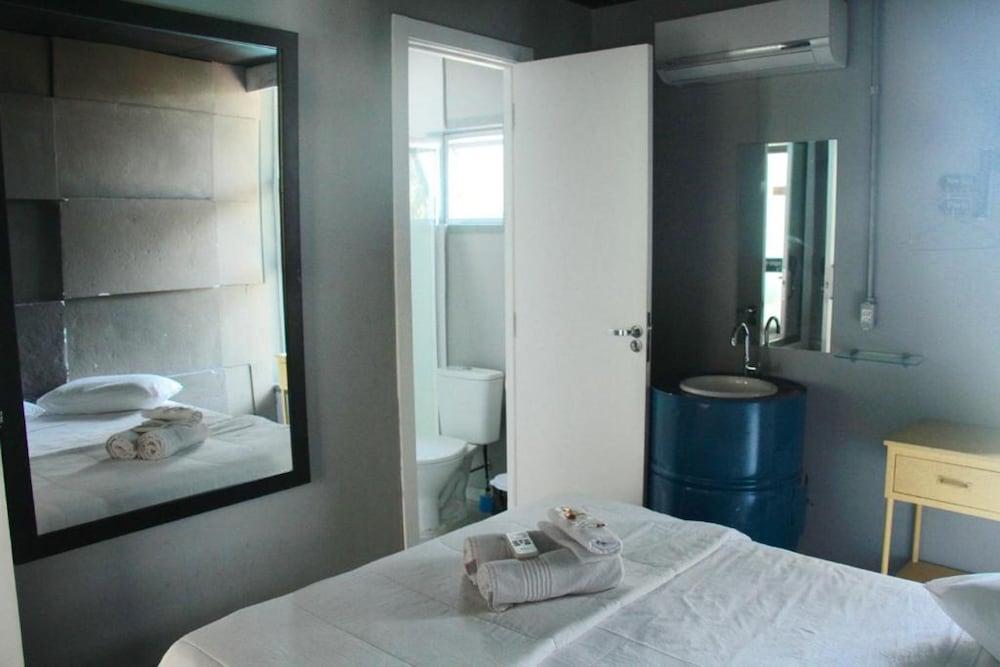 Tetris Container Hostel