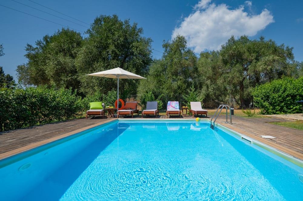 Jennys House in Stroggili