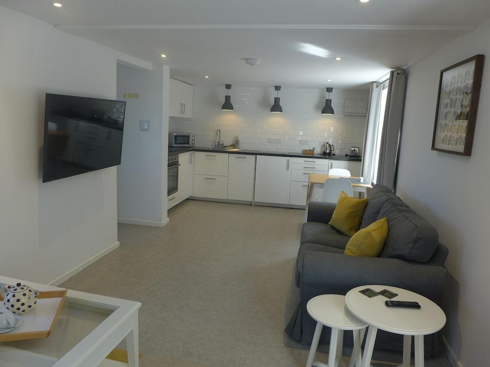 The Rock Self Catering Holiday Accommodation