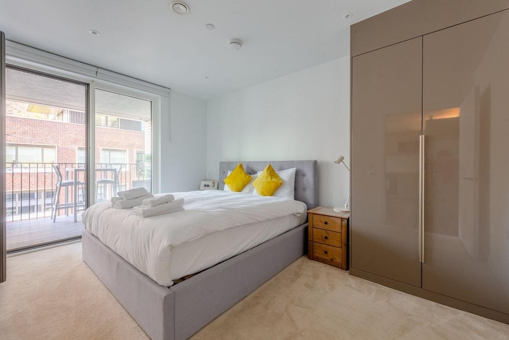 Bright Flat in Elephant & Castle
