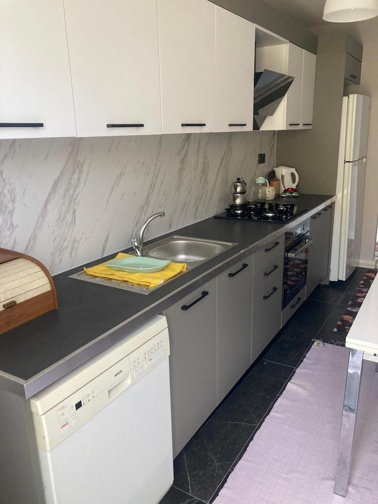 Centrally Located Flat With Balcony in Canakkale