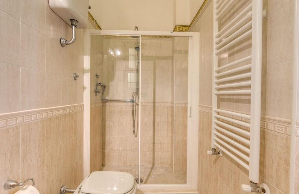 Colosseum 2BR Elegance and Charm