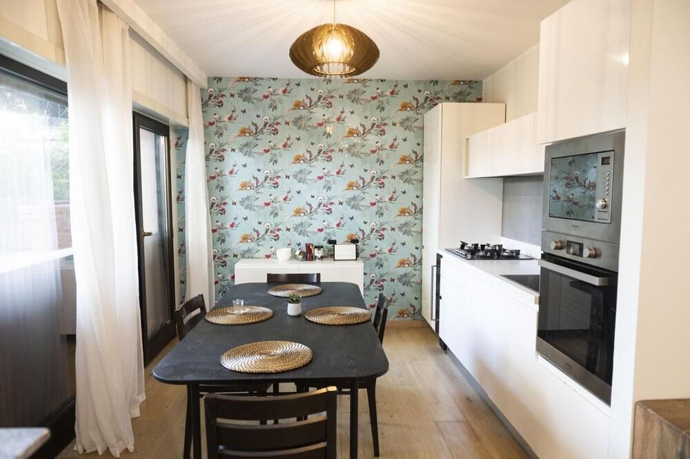 Amazing House With Swimming Pool