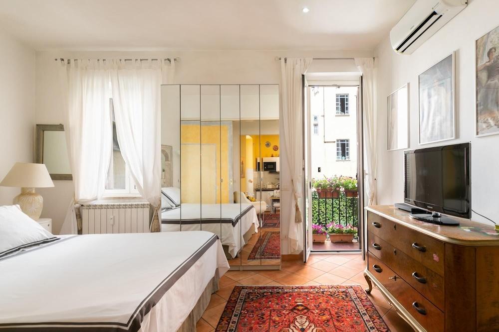 Monti Romantic Lodge