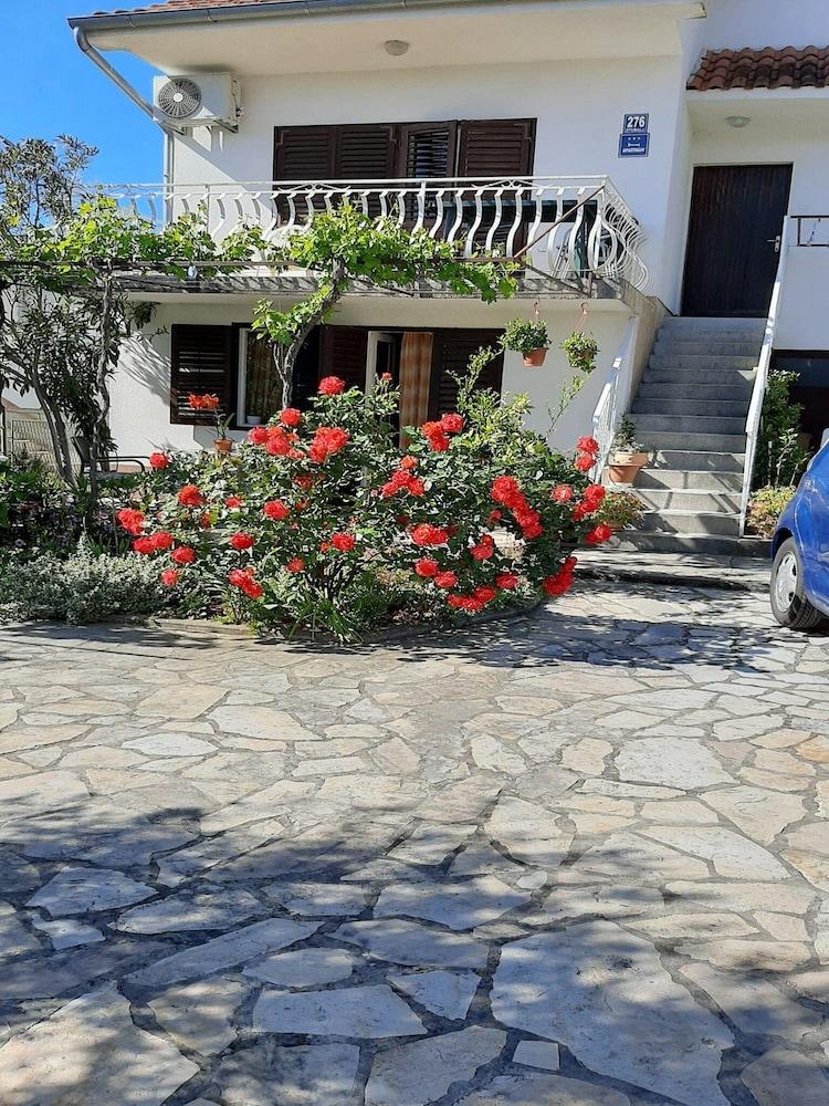 Apartment by the Beach