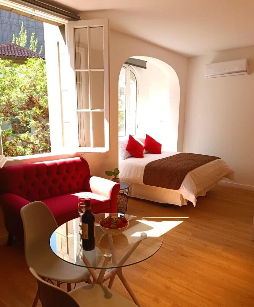 Sunset Aparts Lastarria