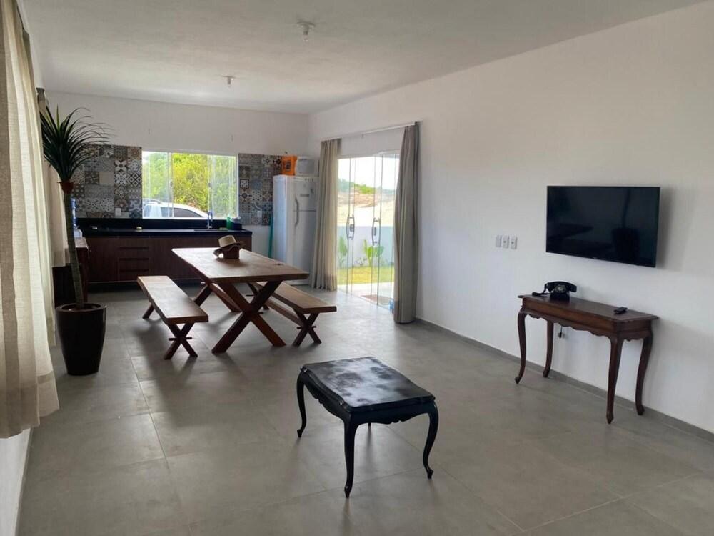 Linda Casa 400m do mar 3 Quartos e 2 Banheiros