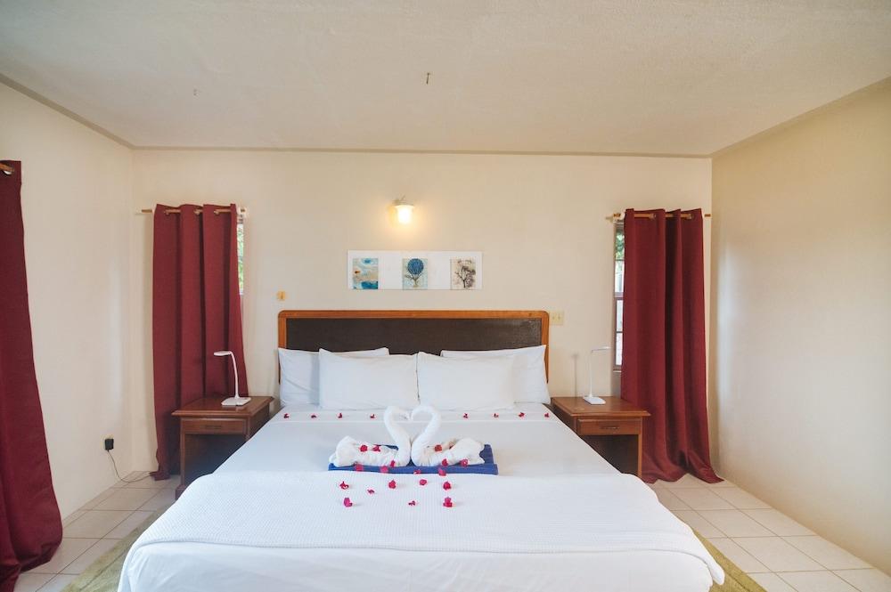 Neem View Apartments Antigua