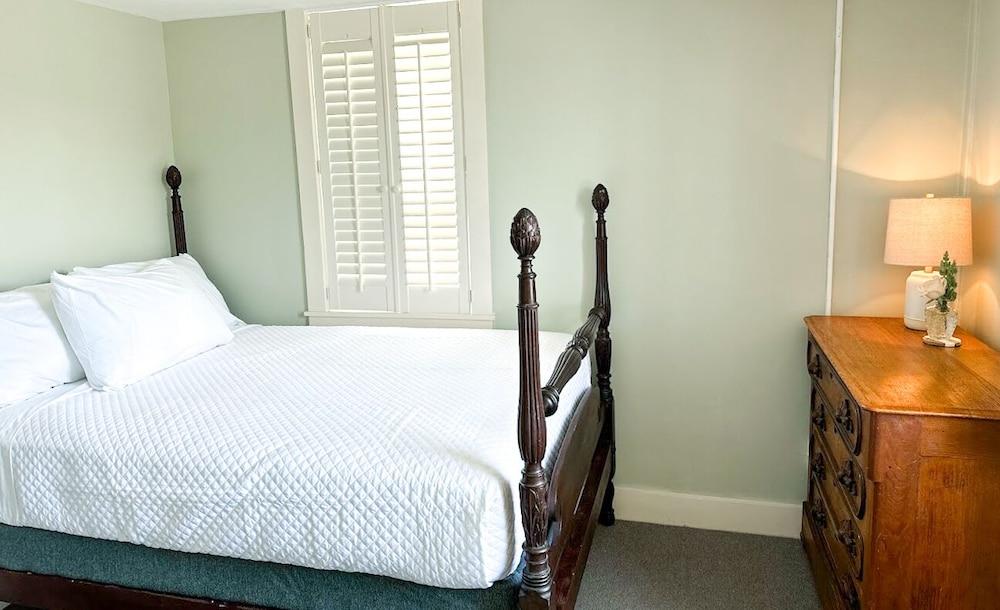 The General Stanton Inn