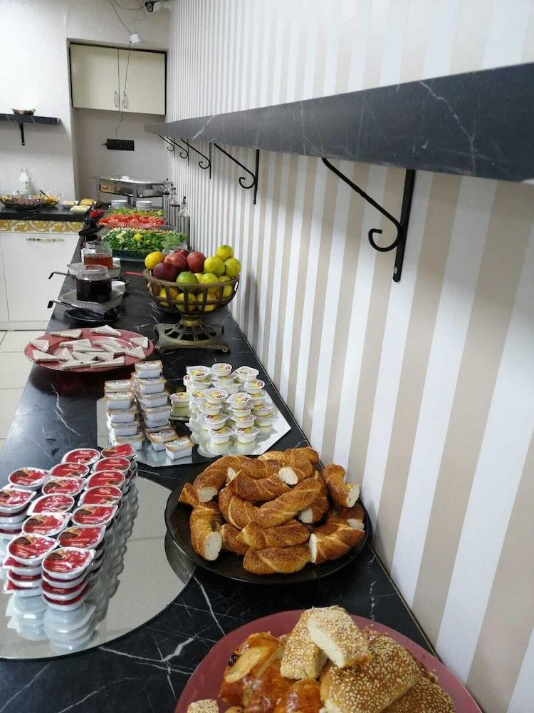 Grand Boss Suit Hotel