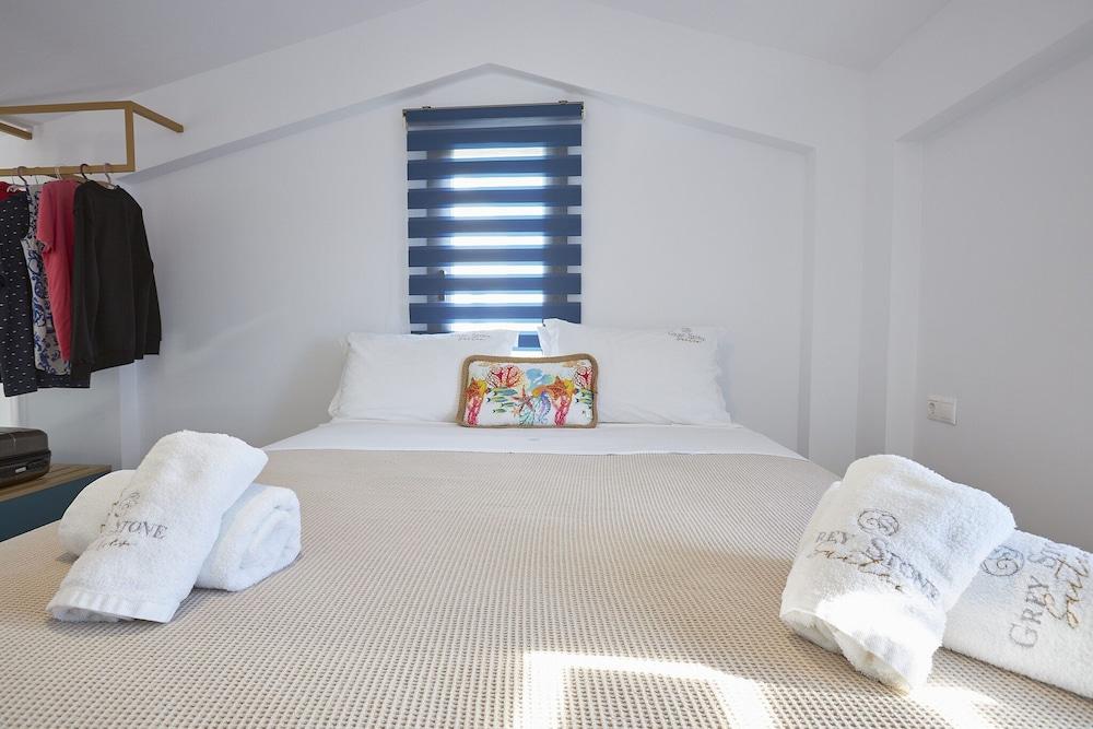 Greystone Apartments