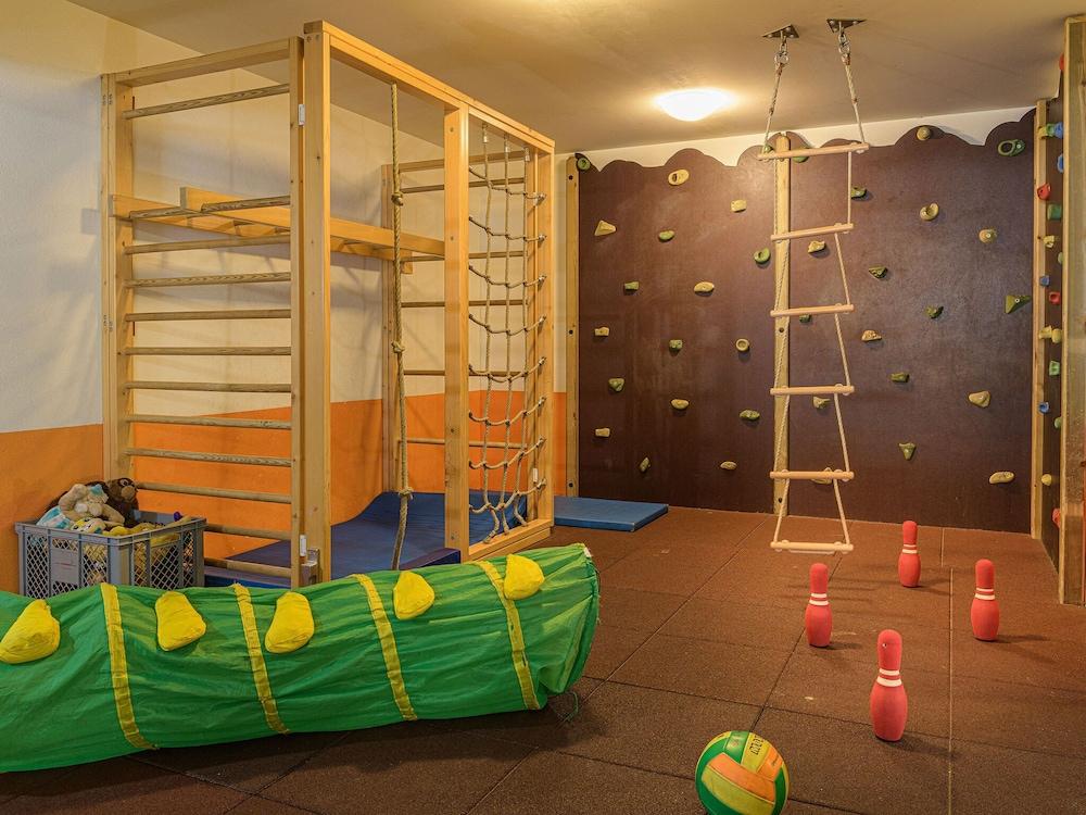 Elegant Apartment in Viehhofen With Turkish Steambath