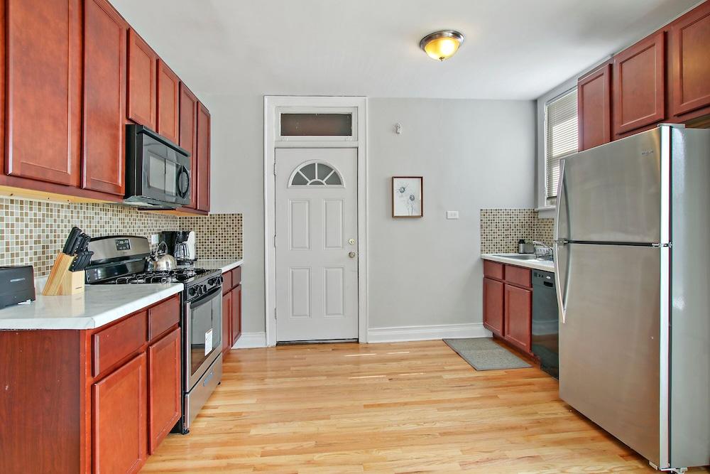 1BR Vibrant Apt in Old Irving Park