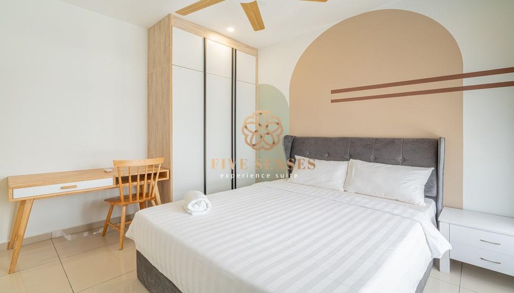 Kenwingston Avenue By Five Senses