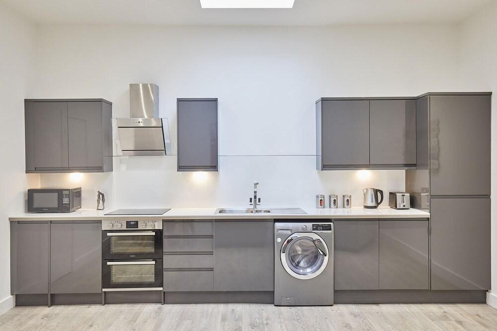 Host Stay Roker Terrace