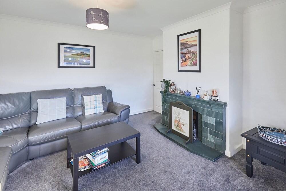 Host Stay Linden Lea