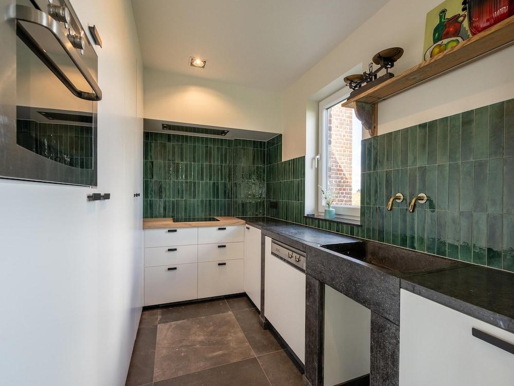 Peaceful Villa With Pond