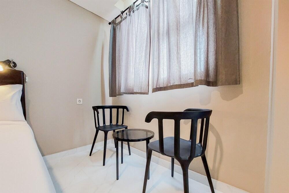 Modern Look And Comfy Studio At Bintaro Icon Apartment