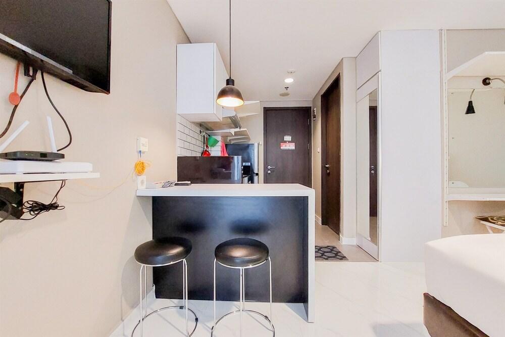 Modern Look And Comfy Studio At Bintaro Icon Apartment