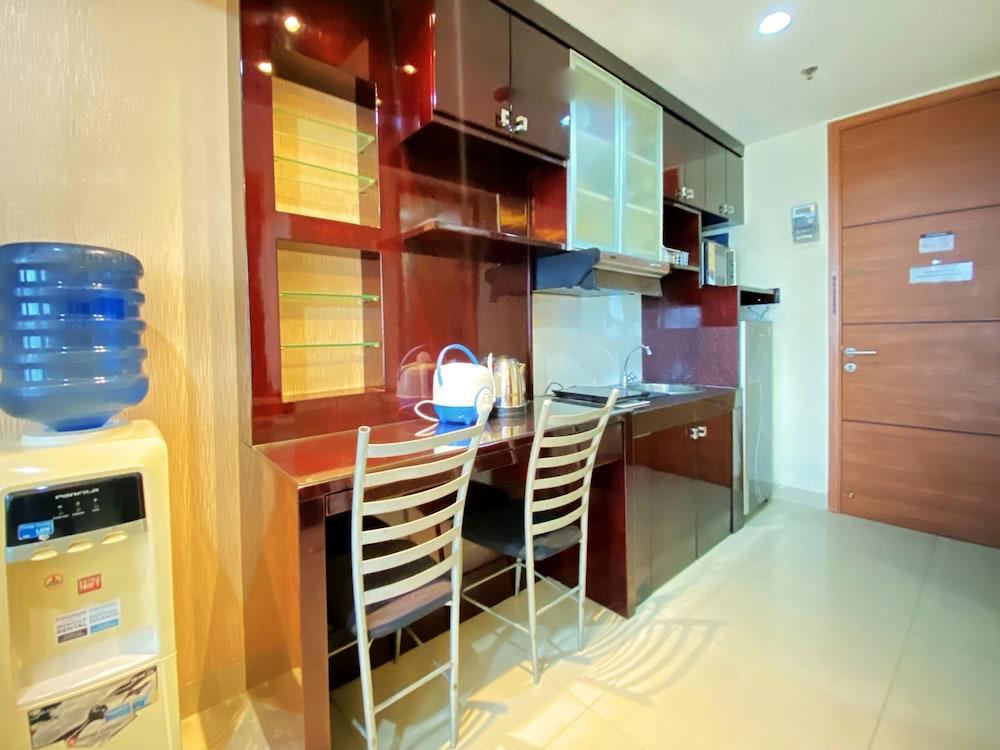 Warm And Cozy Studio At Dago Suites Apartment