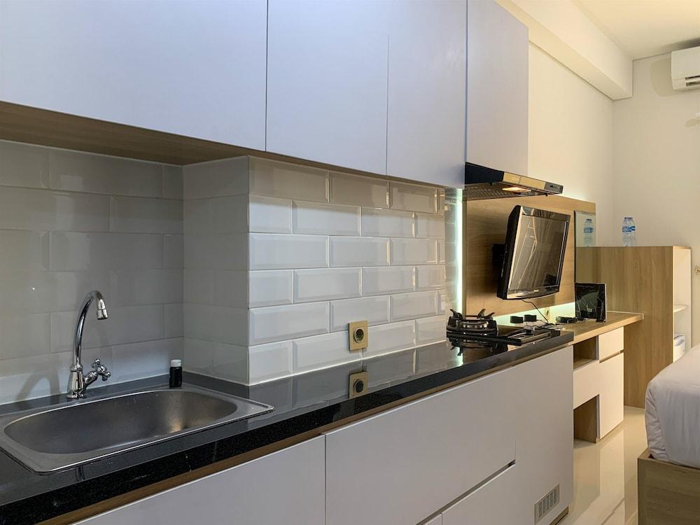 Minimalist Studio At Transpark Cibubur Apartment