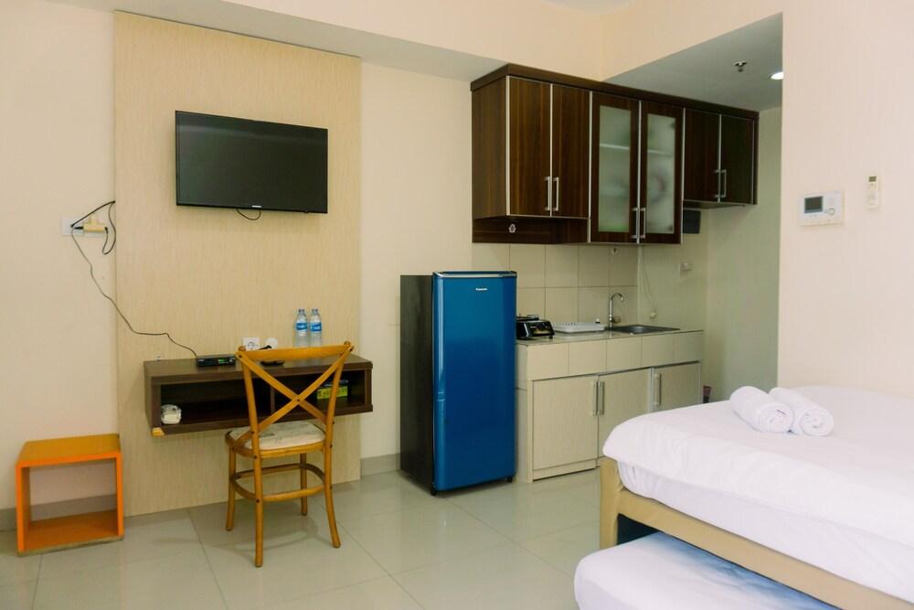 Cozy Studio At 11Th Floor Paramount Skyline Apartment