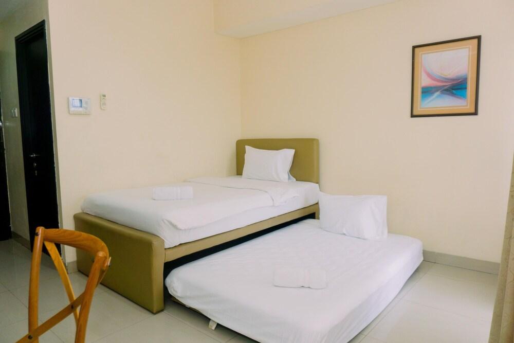 Cozy Studio At 11Th Floor Paramount Skyline Apartment