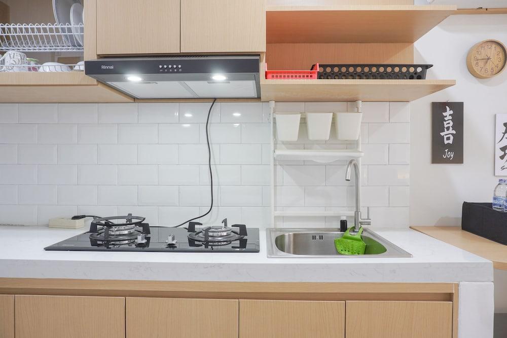 Simply Designed Studio At Daan Mogot City Apartment