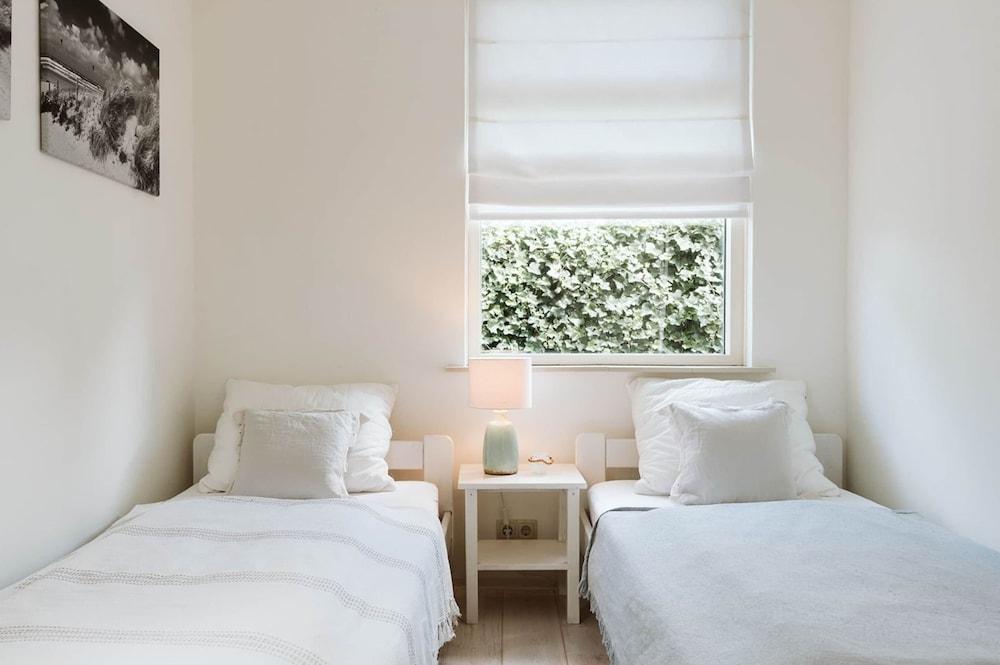 Beach House De Lichtboei 10 Minutes From the Beach