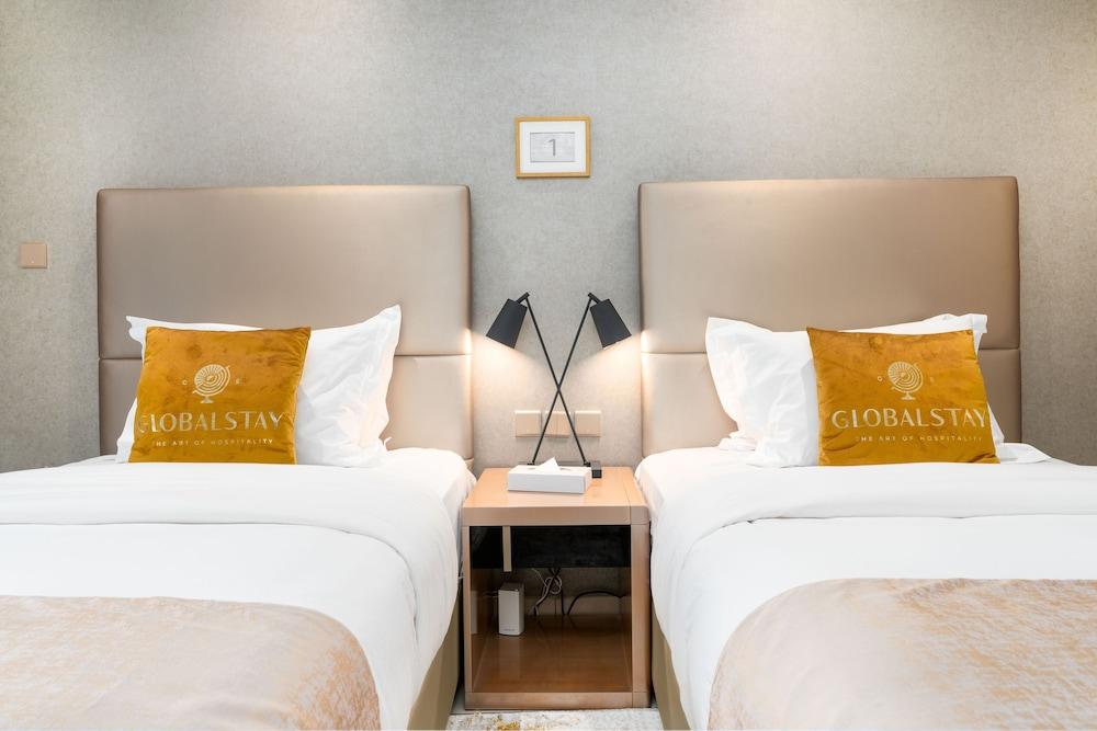 GLOBALSTAY. DAMAC Tower Paramount