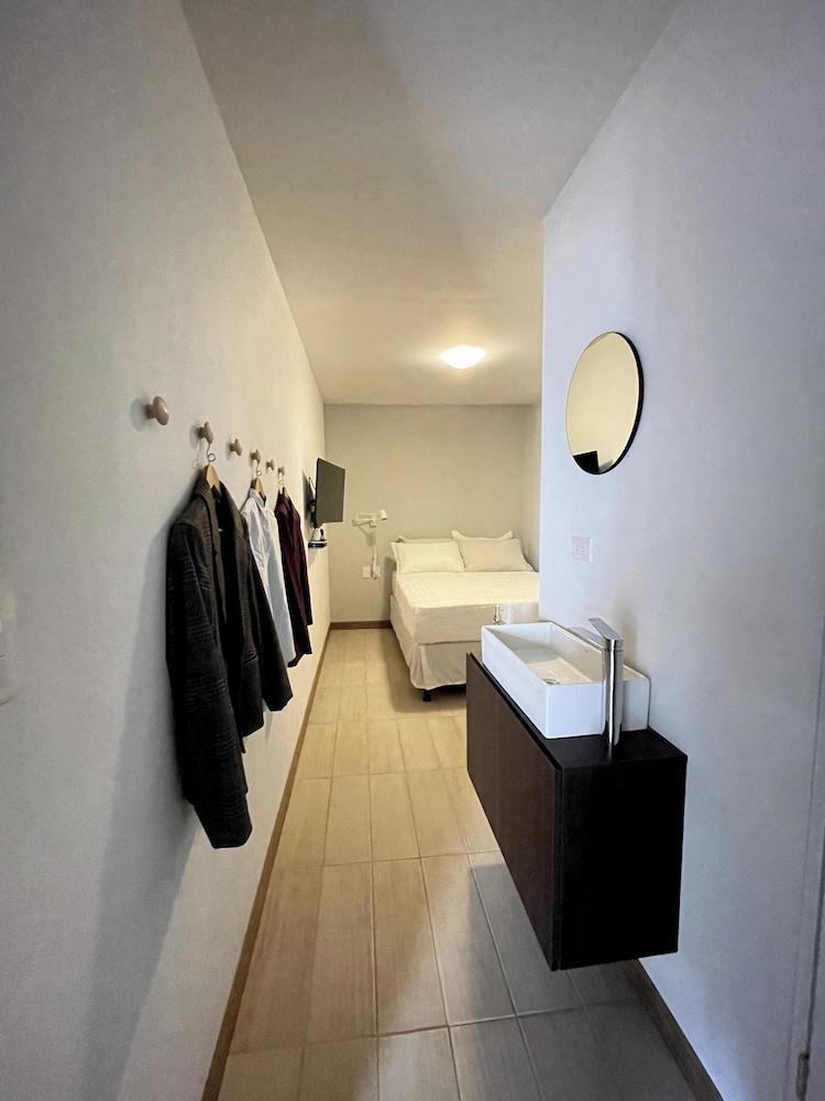 Nina´s - Juan Santamaria