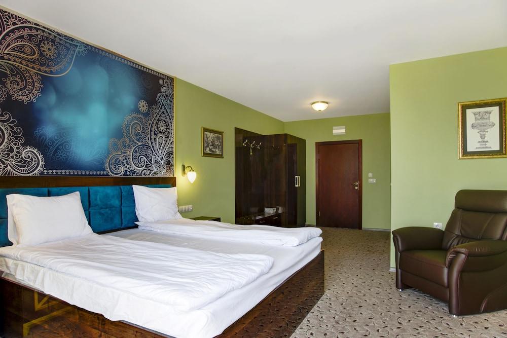 SPA Alchemist Residence