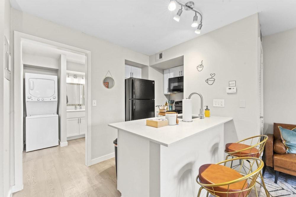 Comfy Studio Close to Downtown and Domain