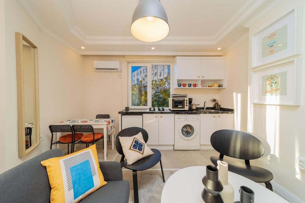 Vibrant and Central Apartment in Muratpasa