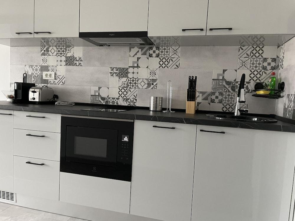 Beautiful Penthouse Lakeview W18